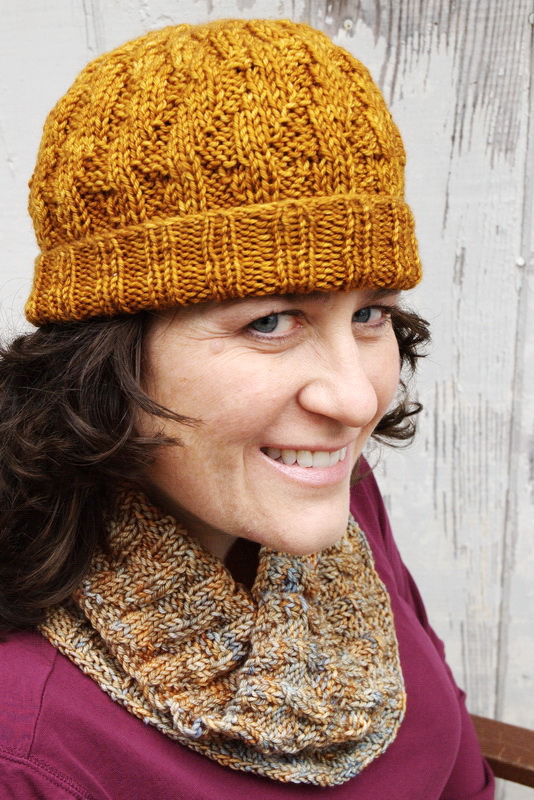 Hand knitted easy hat and cowl set